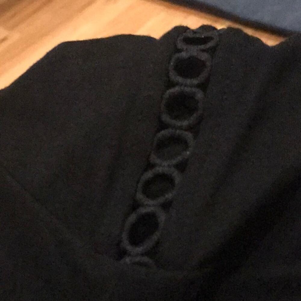 Cable & Gauge Black Top - Sleeve Cut Out Detail - 3X - Picture 3 of 7